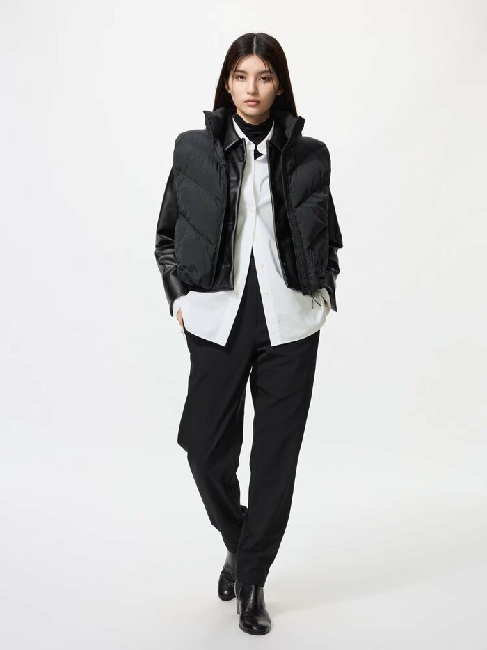 ボトムスがすっきりしているため、バランスの取れたスタイルが完成します