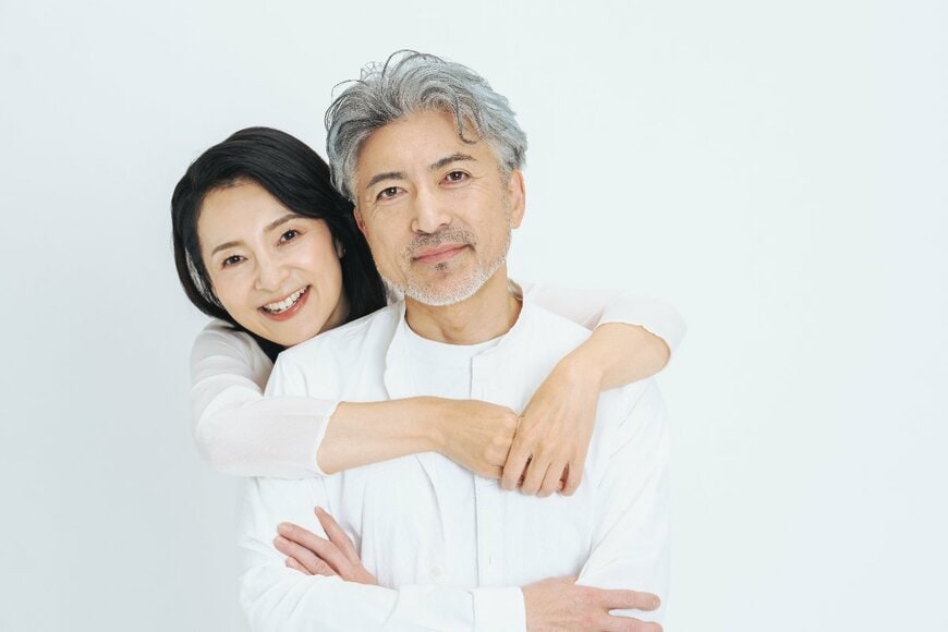 【夫婦世帯・単身世帯】65歳からの「生活費」は平均いくら？老後の年金収入「国民年金・厚生年金」平均月額も見てみよう！