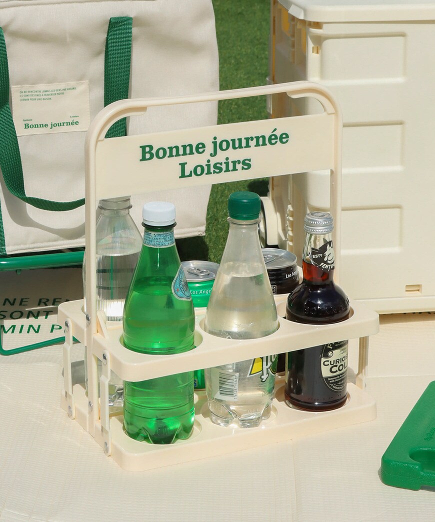 出所：3COINS公式　ドリンクホルダー