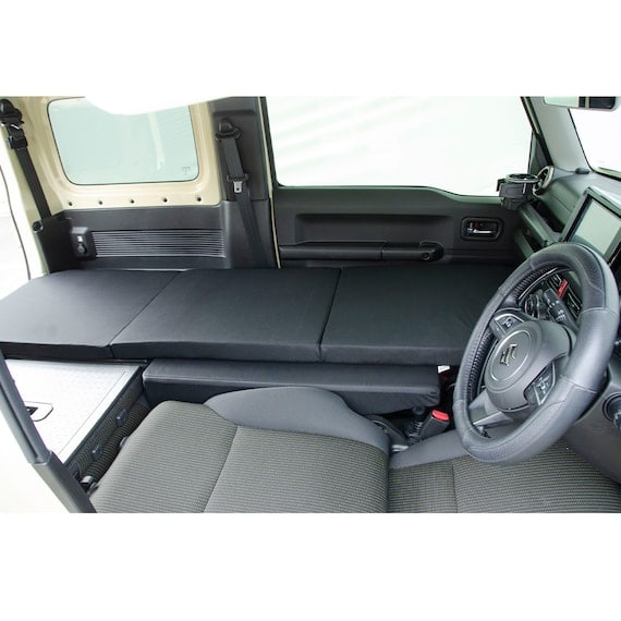 出所:ニトリ公式 車中泊マット SUZUKIジムニー 4AT型 JB64W(XC)(XL) ・JB74W(JC)(JL)用(助手席用)