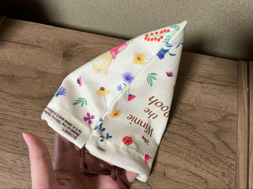 ダイソー、ふんわり生地巾着(くまのプーさん)画像