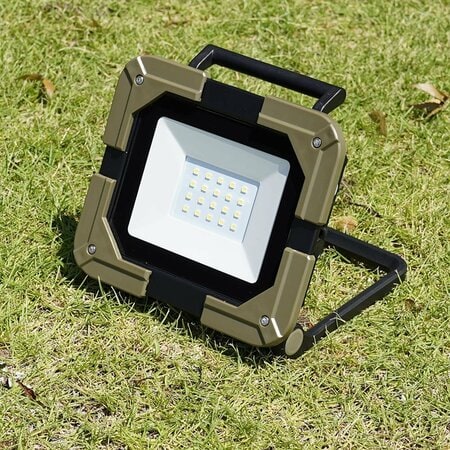 充電式薄型ハイパワーLEDライト