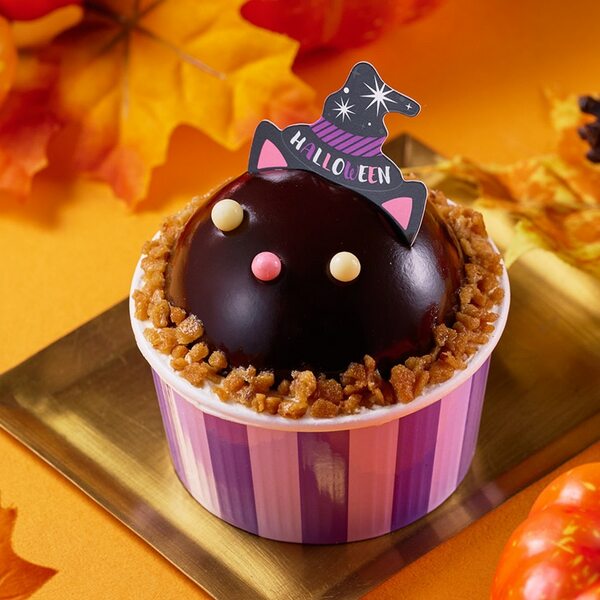 おめめくりくりの黒ねこちゃんフォルムがハロウィンらしい