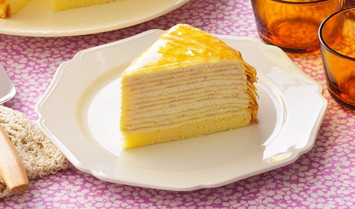 クレープ生地とクリームを何層にも重ねた「ミルクレープ（496円）」