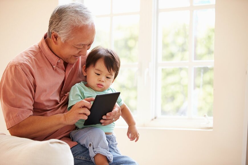 【8月15日は年金支給日】みんなの平均月額はいくら？《年金一覧表》60歳～90歳以上「厚生年金・国民年金」平均月額をチェック
