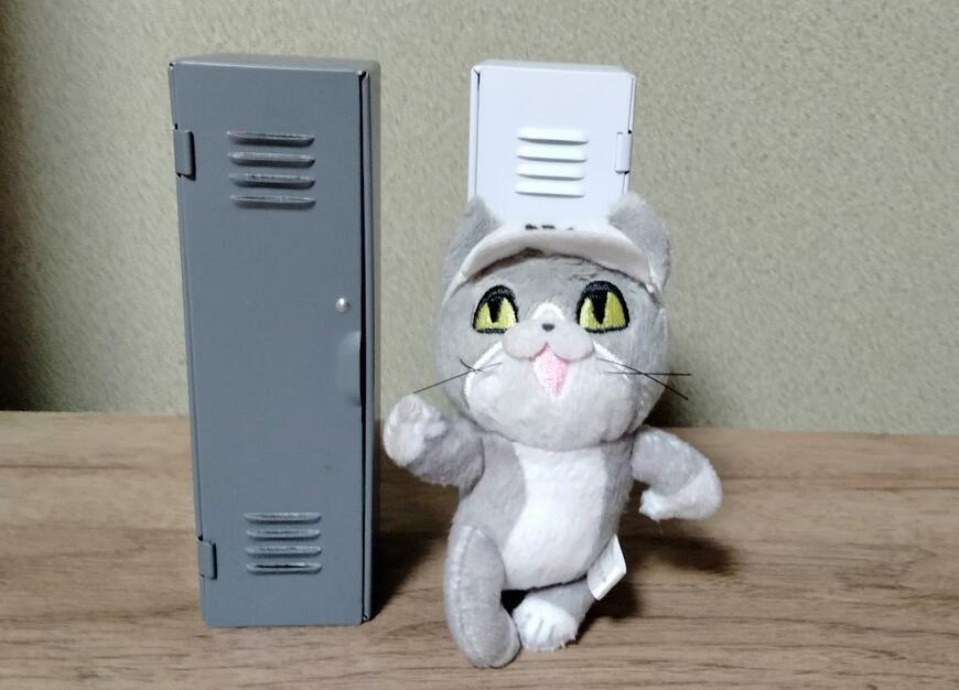 筆者撮影（ダイソー、ブリック レトロロッカー）