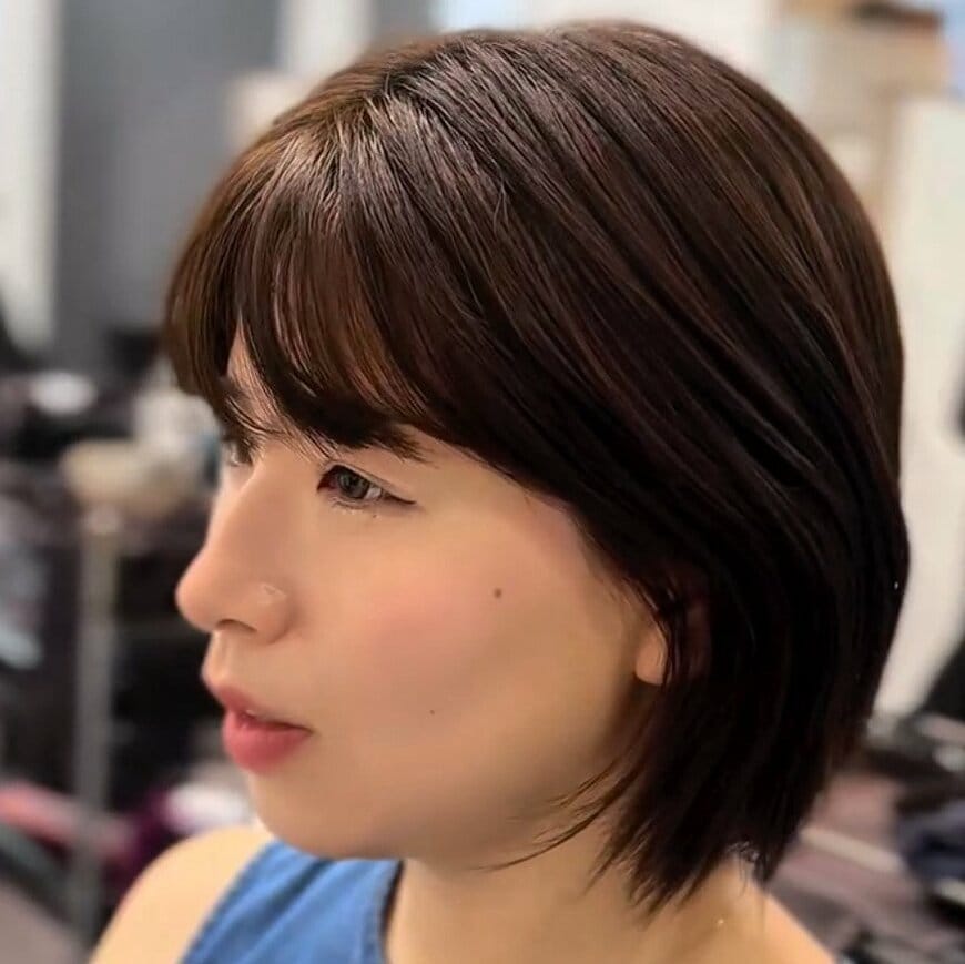 ハネる髪に悩む女性 “3cm”カットしただけで激変!プロの技で予想外のイメチェン
