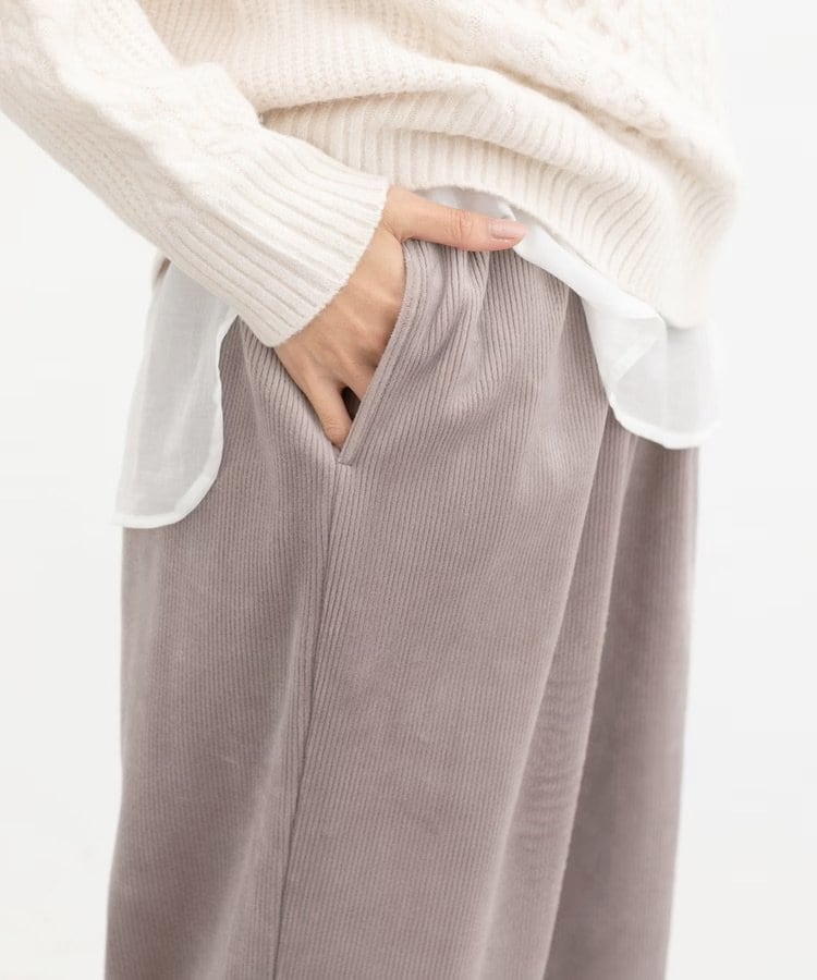 出所：ハニーズ公式　あったかストレートパンツ