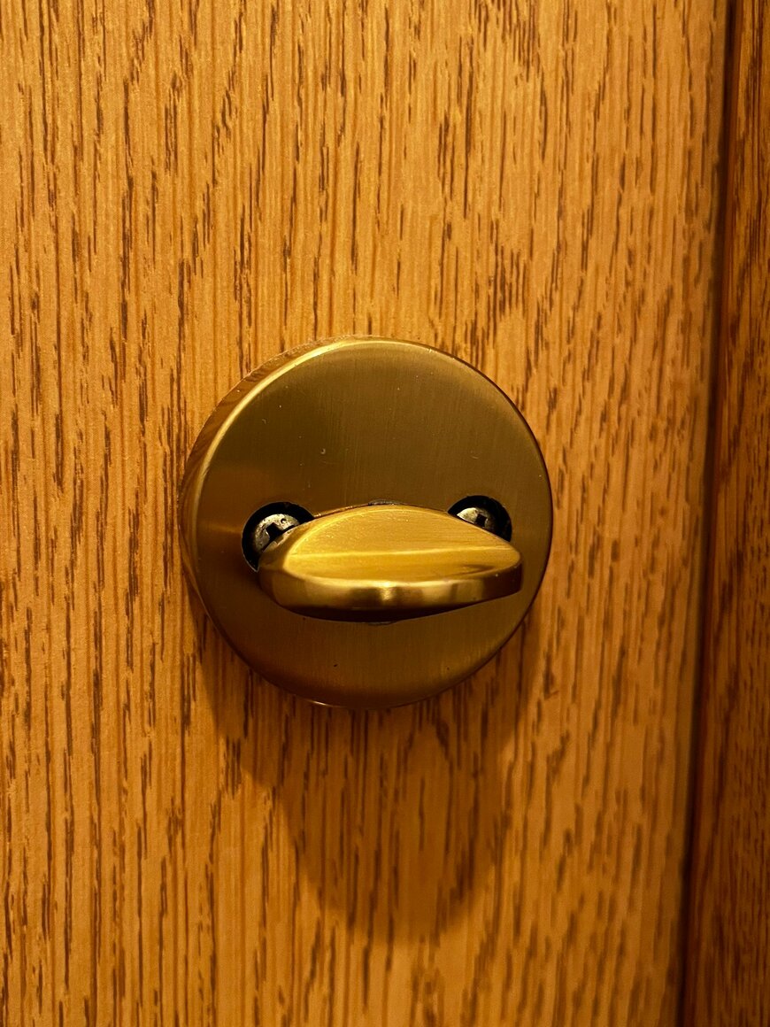 アヒルの顔にそっくりなトイレの鍵