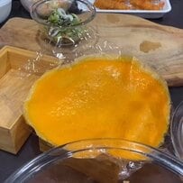 華麗な詰めワザで〈オムライス〉がぴったりフィット！彩り豊かな【ボリューム弁当】が綺麗で素敵と話題