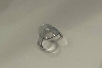 自宅の掃除中に発見した「謎のプラスチック片」　まさかの正体に「なんでわかるんだよ」「AIより凄い」