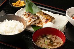 「22時間ぶりです」市川團十郎が公開した豪華な“和定食”に「びっくりしました！」の声