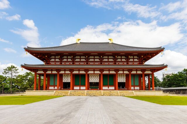 「なら国際映画祭」のレッドカーペットに登場 「奈良を代表する俳優」に目が奪われる