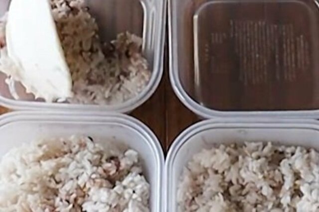 家族のために朝6時から作る味しみしみ「ソースカツ弁当」　ご飯の上にまるっとのっけたガッツリ弁当が話題