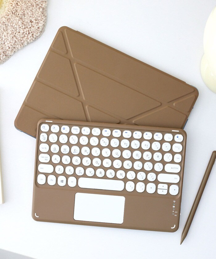 タッチパッド付きなので、マウスが無くても画面操作が可能