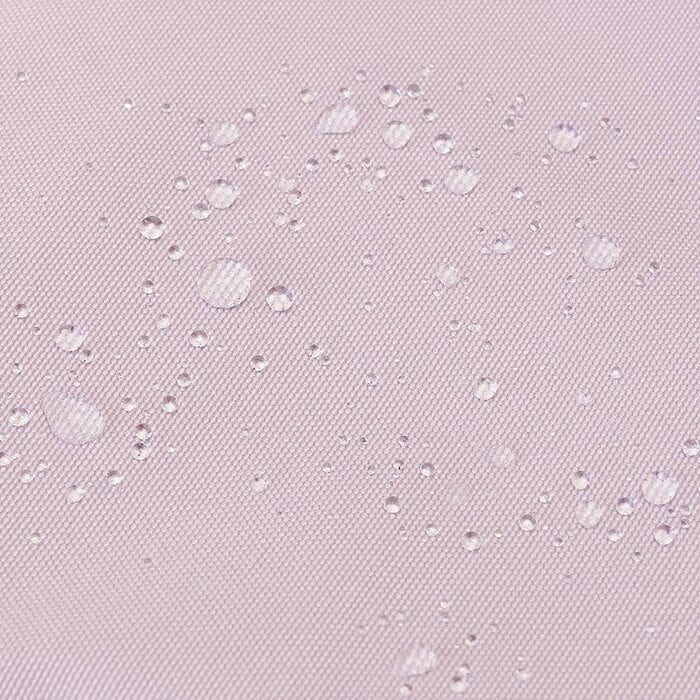 ブランドの得意とする撥水加工が施されています