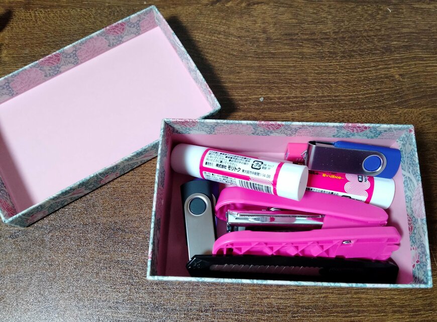 筆者撮影（セリア、ペーパーボックス小 ウィリアム・モリス）