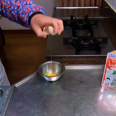 【息子が喜ぶ父ちゃん弁当】そんなにかけちゃう？ご飯の上にちりめん山盛り！タコさんウインナーで可愛さもプラスするお弁当がセンス抜群