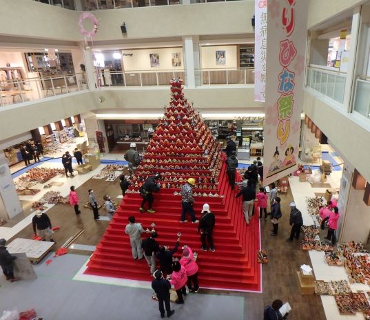 ひな人形展示