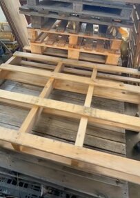 【廃材DIY】廃材パレットがスタイリッシュなスマホスタンドに大変身！おしゃれな出来栄えに反響続々