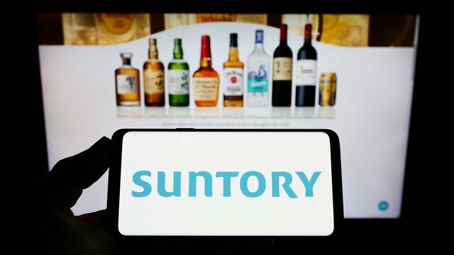 サントリーホールディングスの給料はいくらか。平均年齢・勤続年数も【2022年版】
