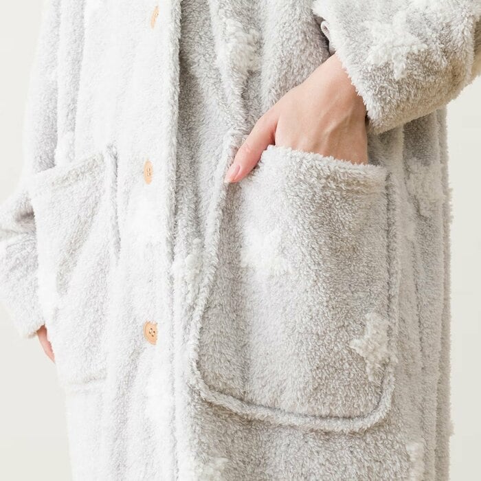 暗くなりがちな冬のルームウェアに遊び心と明るさをプラスしてくれます