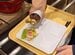 ホテルの朝食ビュッフェできれいに盛り付けるはずが…予想外の展開に「あるあるです」「気持ちはわかる」