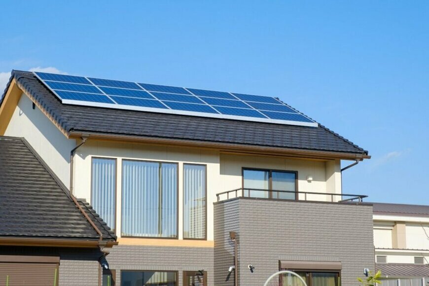 自宅の「太陽光発電システム」　快晴の日に完璧な曲線を描く発電量グラフが話題に