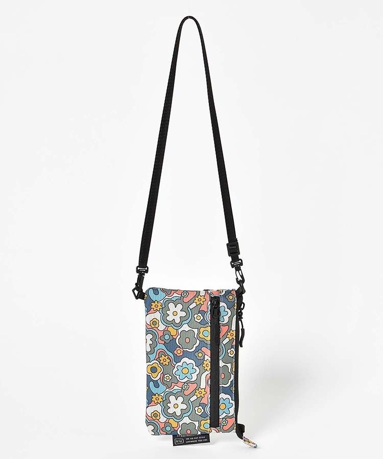 出所：ブルーブルーエ公式　KiUフォンポーチ