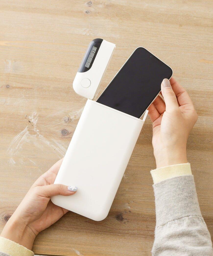 出所：パルグループ公式ファッション通販サイト 3COINS スマホロッキングケース