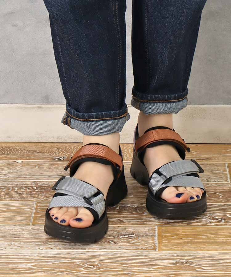 出所：ブルーブルーエ公式　Bouncy.オリジナルスポーツサンダル