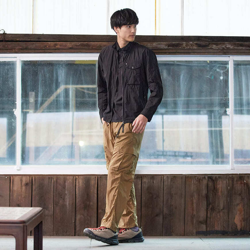 出所：ワークマン公式オンラインストア　REPAIR-TECH(R)(リペアテック)超軽量カーゴパンツ