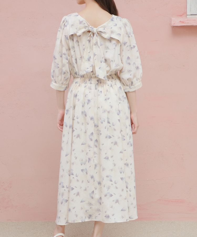 出所：ハニーズ公式通販 6分袖後リボンワンピース