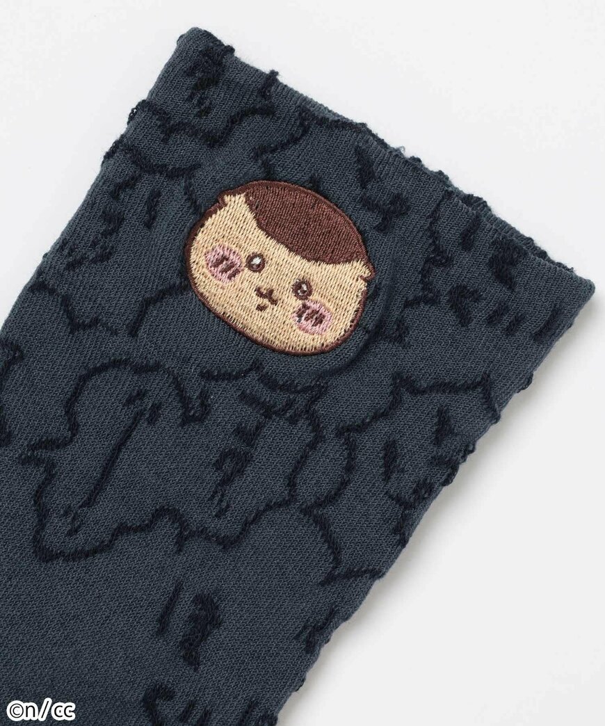 出所：ハニーズ公式　ちいかわ／刺繍ソックス