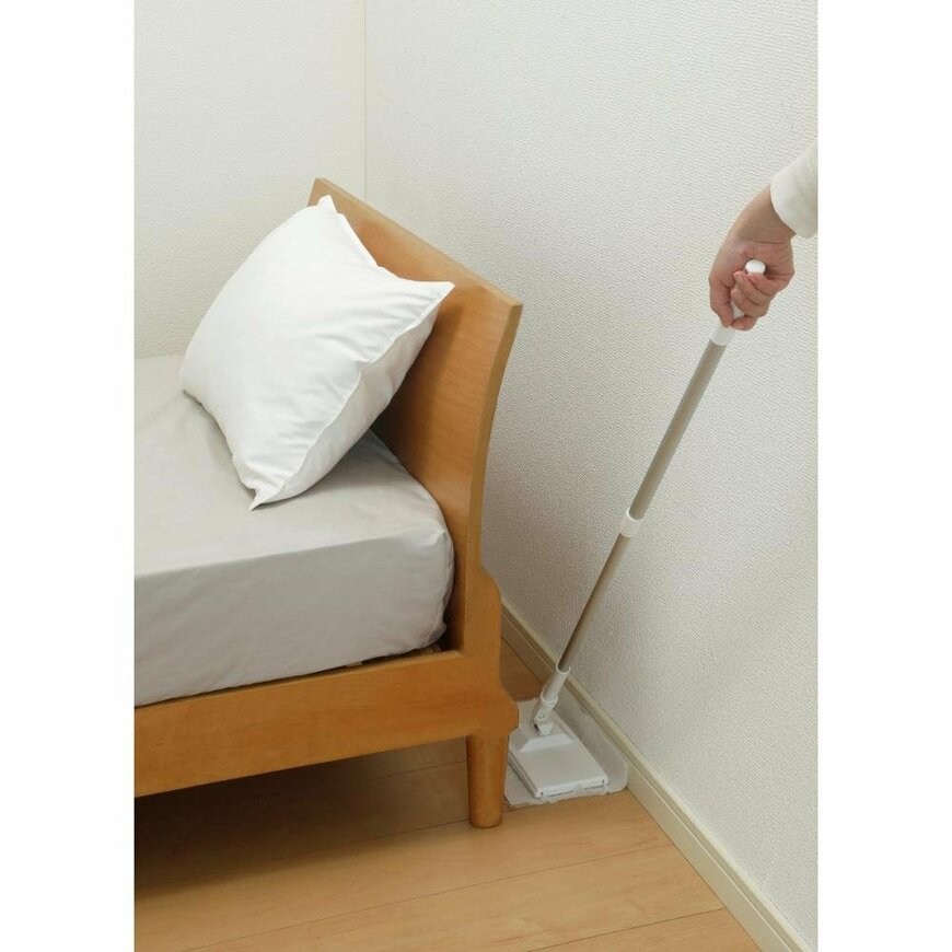 出所:株式会社コメリ 手を汚さない立つフローリングワイパー