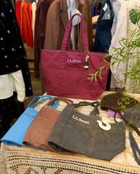 冬の「アウターのせいで肩掛けキツい問題」を解決！L.L.Bean〈別注トート6600円〉スマホもすっぽり「深めポケット」もちょうどいい【ROSE BUD限定】