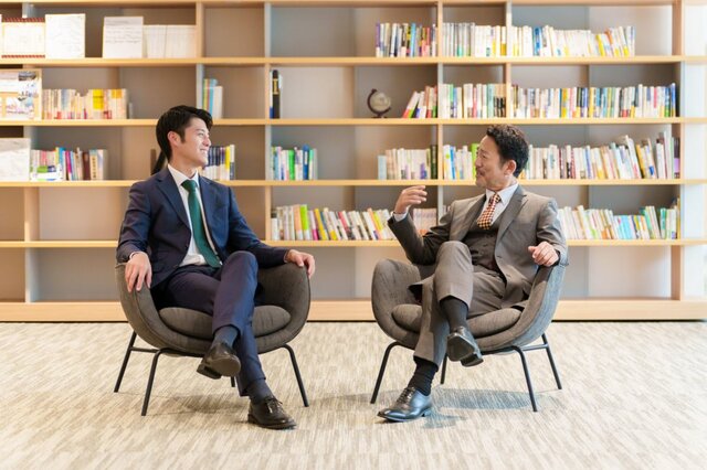 【男性サラリーマンの給料事情】トップ層「年収2500万円超」の男性給与所得者は全体の何パーセント？【国税庁資料を見る】