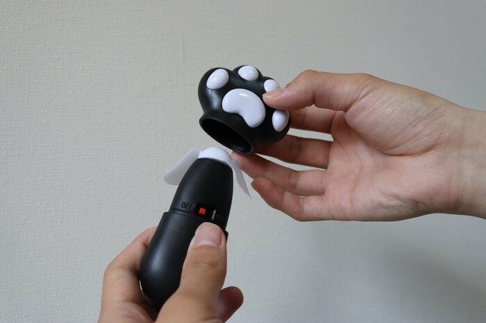 上部が外れた猫の手ハンディファン