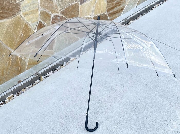 片手でらくらく開くジャンプ傘！