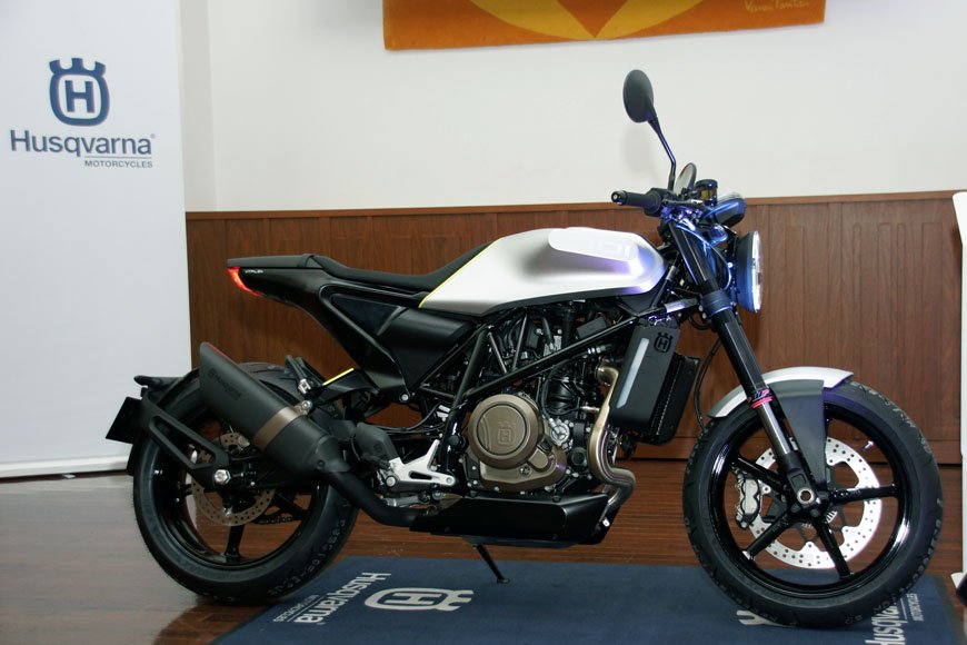 VITPILEN701は693cc単気筒エンジン搭載で、乾燥重量が157kgと軽量となっている。