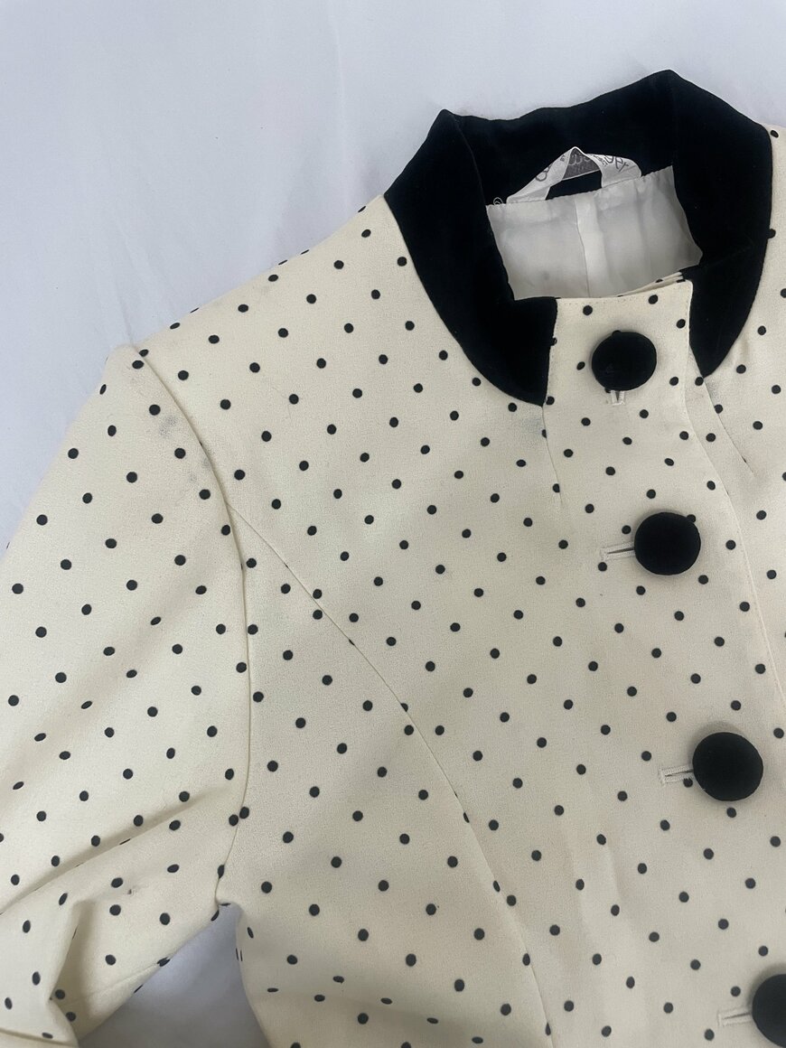 お母さまが着用していた洋服