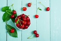 60～69歳は厚生年金と国民年金をいくら受給しているか。平均貯蓄額も考察