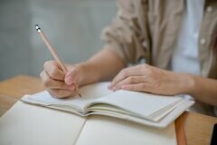 「タイ語の勉強」を始めて1ヶ月半…　書けるようになった文章に8万いいね