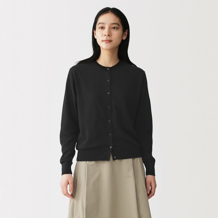 「UVカット強撚コットンクルーネックカーディガン（2990円）」