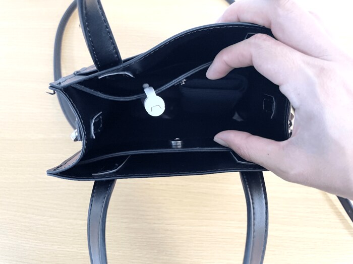 フックがついているので、バッグの中で迷子にならずさっと取り出せます