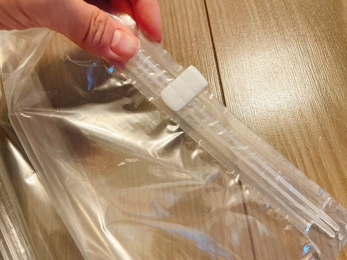 袋を閉じやすいスライダー付き