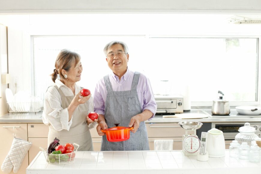 【令和シニアの年金一覧表】60歳代・70歳代・80歳代・90歳以上「厚生年金・国民年金」平均月額はいくら？《第3号被保険者》とは？