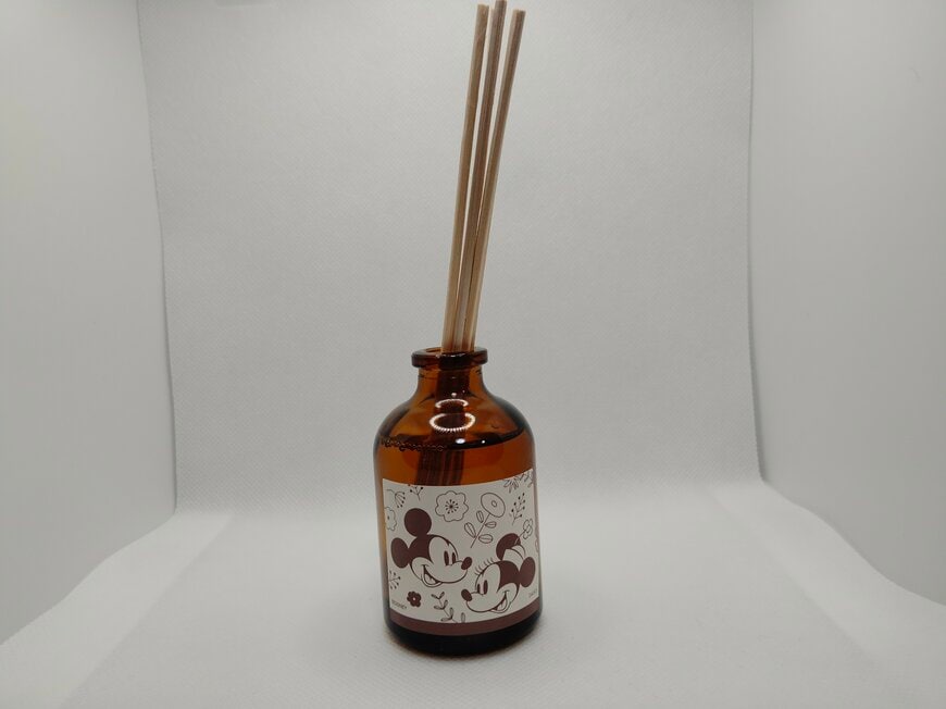 筆者撮影（ダイソー、ミッキー＆ミニーのアロマディフューザー）