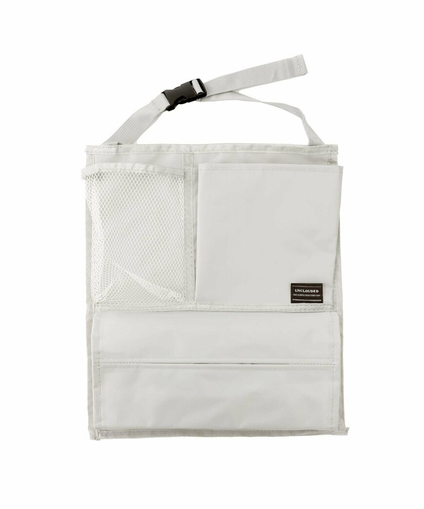 出所：3COINS公式　CARバックシート収納