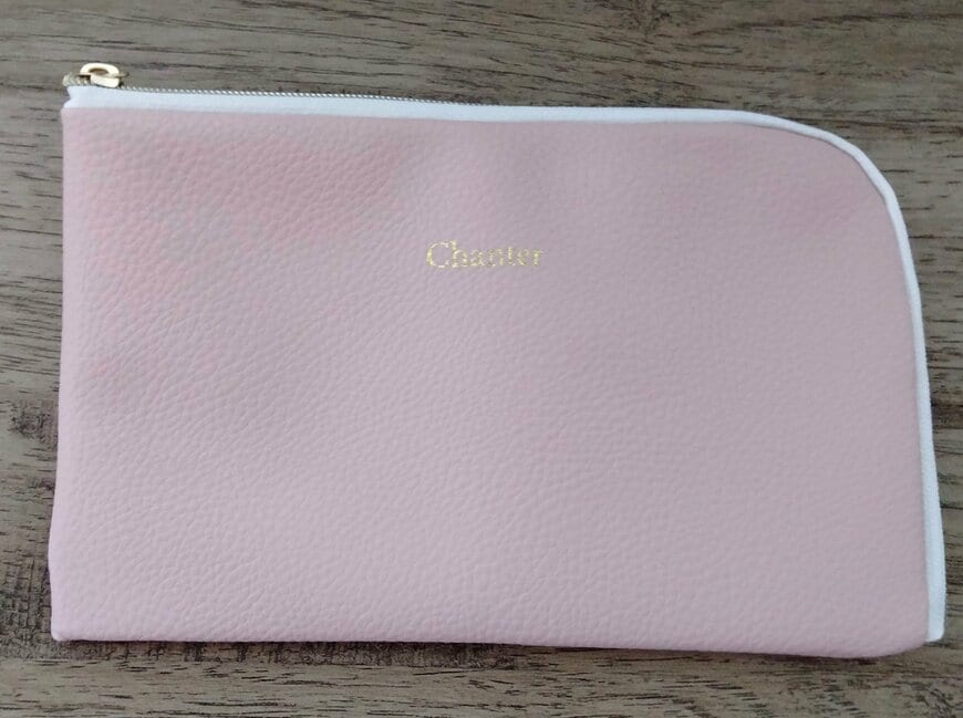 筆者撮影（セリア、革風マルチケース）